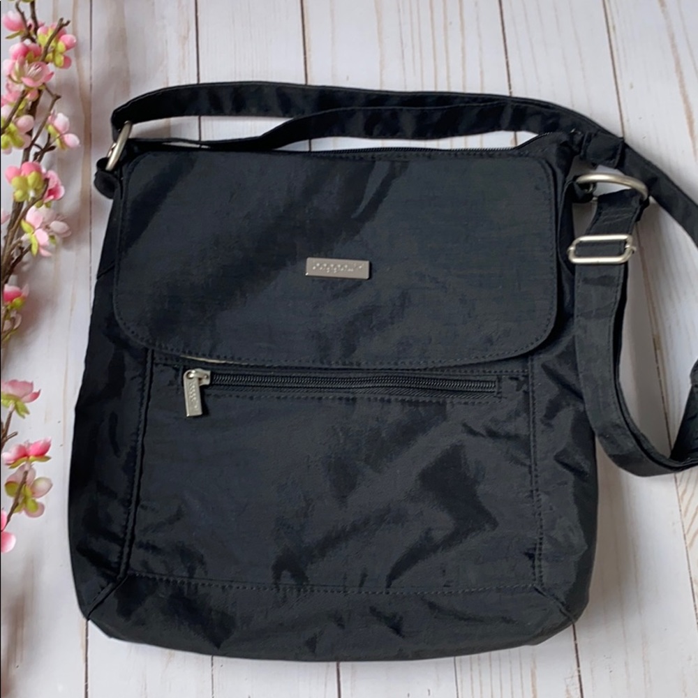 BAGGALLINI Black Crossbody or Shoulder Bag